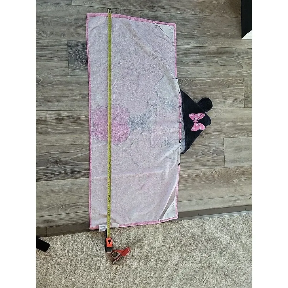 Disney Minnie Mouse Hooded Towel for Baby Or Toddler Beach Or Home Hand Pockets